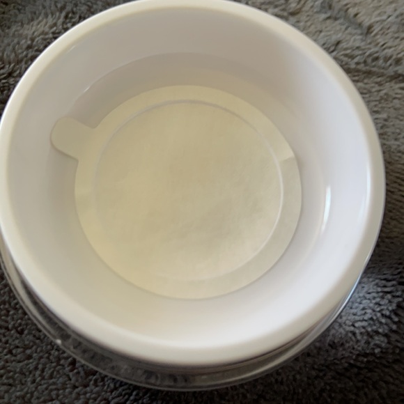 Marc Jacobs Finish Line 34 Invisible Setting Powder - Picture 5 of 6